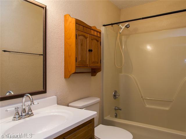167 Deerfield Country Road Randleman, NC 27317 - Photo 9 of 16 Bath.