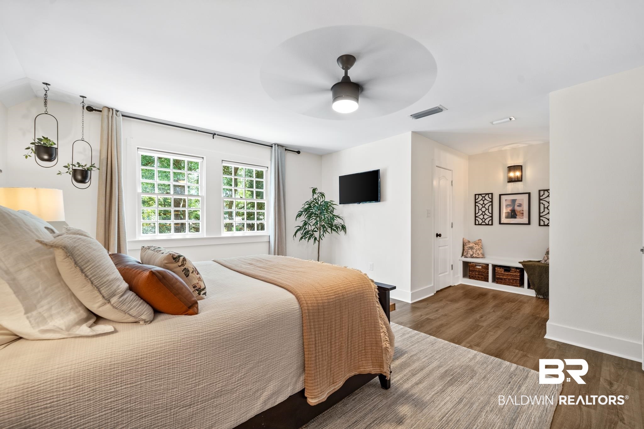 122 Ridgewood Drive Daphne, AL 36526 - Photo 19 of 53 Primary Bedroom