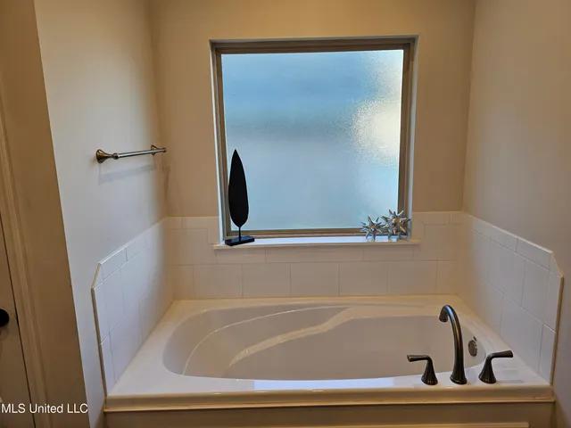 $295,500 | 465 Silver Hill Drive, Pearl, MS 39208