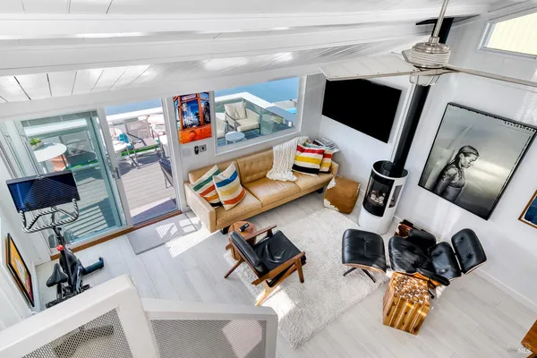 $1,150,000 | 17 East Pier, Sausalito, CA 94965