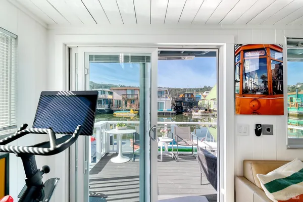 $1,150,000 | 17 East Pier, Sausalito, CA 94965