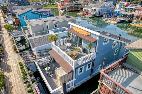 $1,150,000 | 17 East Pier, Sausalito, CA 94965