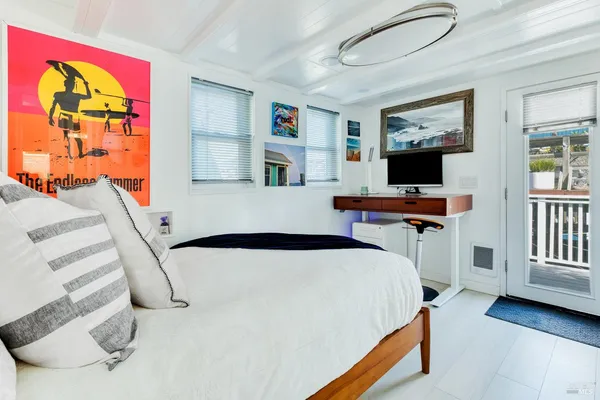 $1,150,000 | 17 East Pier, Sausalito, CA 94965