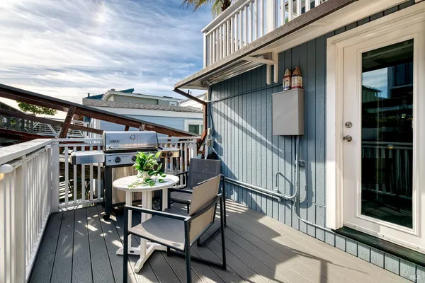 $1,150,000 | 17 East Pier, Sausalito, CA 94965