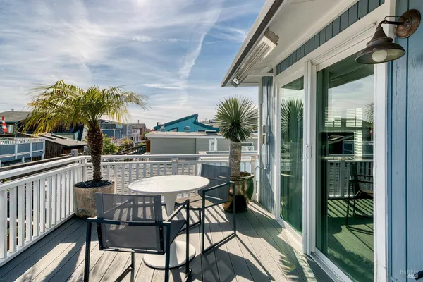$1,150,000 | 17 East Pier, Sausalito, CA 94965