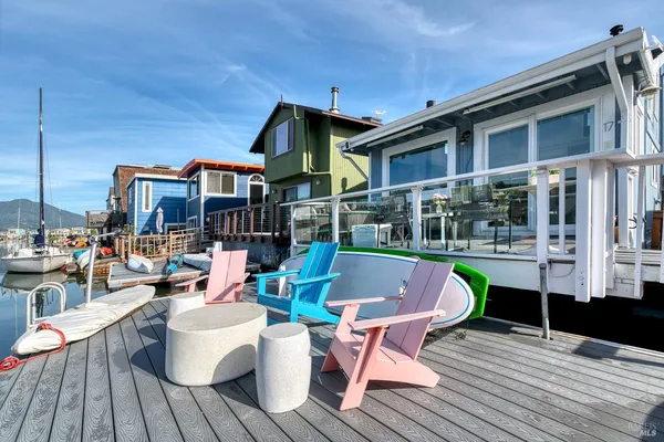 $1,150,000 | 17 East Pier, Sausalito, CA 94965