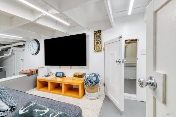 $1,150,000 | 17 East Pier, Sausalito, CA 94965