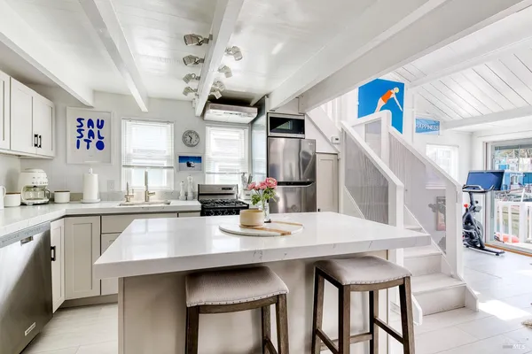 $1,150,000 | 17 East Pier, Sausalito, CA 94965