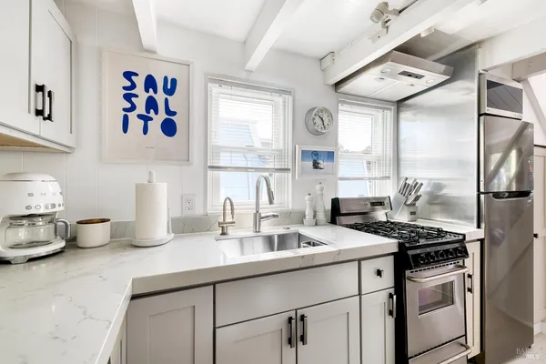 $1,150,000 | 17 East Pier, Sausalito, CA 94965