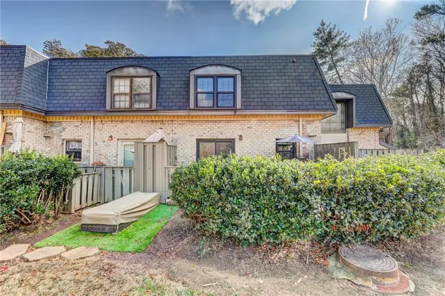 $350,000 | 114 Elysian Way Northwest, Atlanta, GA 30327