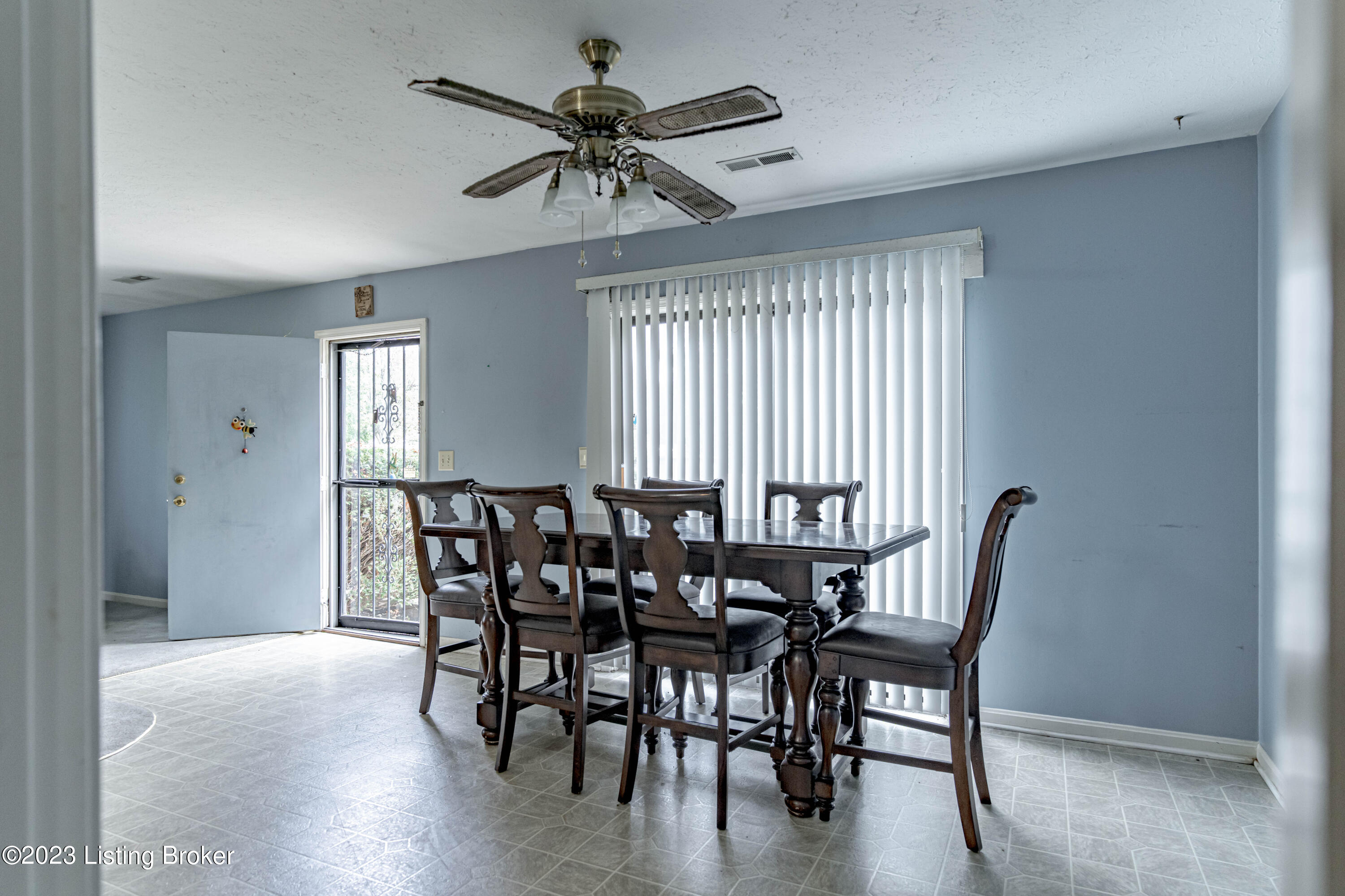 3033 Fordhaven Road Louisville, KY 40214 - Photo 7 of 49 DSC05273