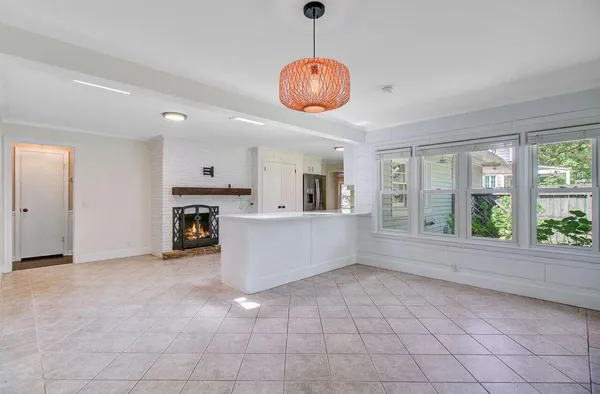 $3,750 | 238 Howle Avenue, Charleston, SC 29412