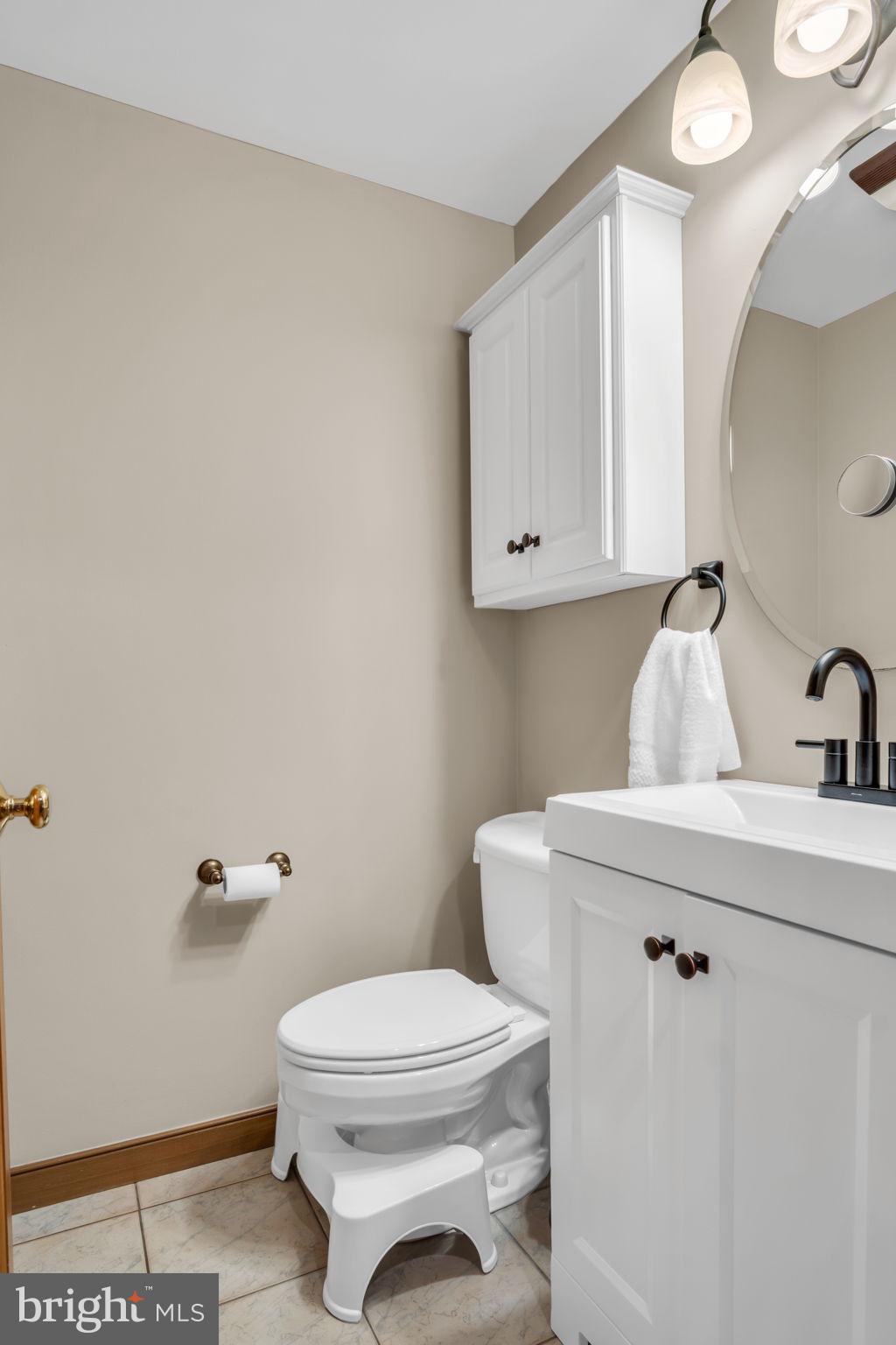 125 Bobcat Road Carlisle, PA 17015 - Photo 20 of 83 Half bath off kitchen