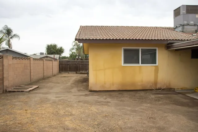 $345,000 | 1625 South Lydia Drive, Tulare, CA 93274
