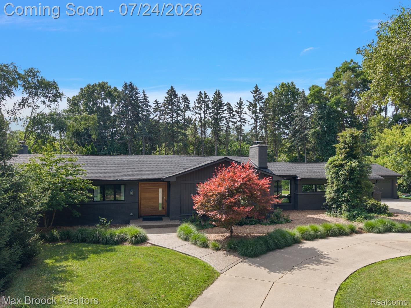 5553 Commerce Road West Bloomfield, MI 48324 - Photo 1 of 70 IMG_2426.JPG