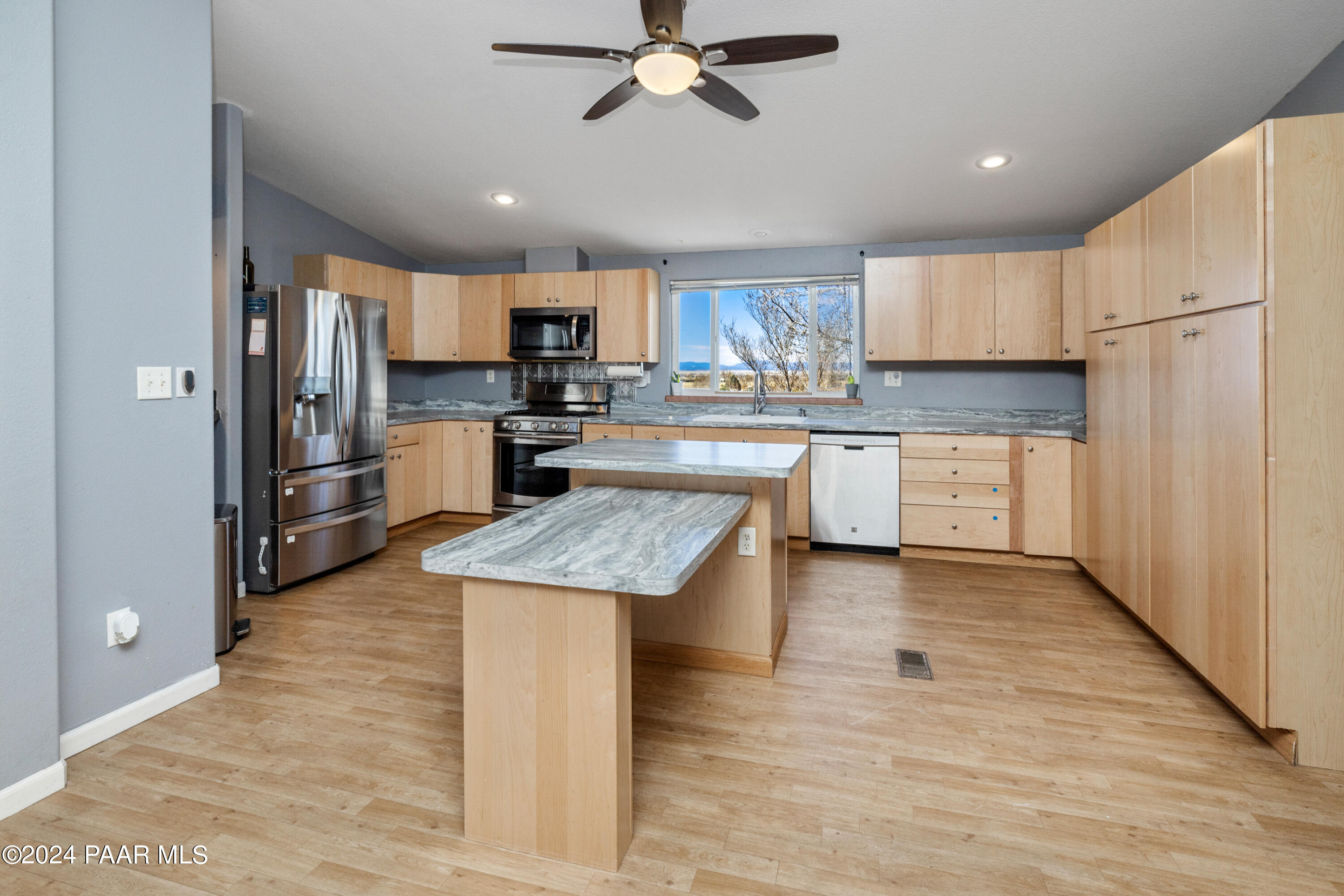 755 East Verde Ranch Road Paulden, AZ 86334 - Photo 9 of 26 009_Kitchen