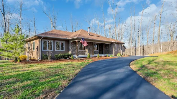 $750,000 | 414 Watercolor Drive, Sparta, TN 38583