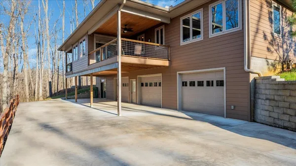 $750,000 | 414 Watercolor Drive, Sparta, TN 38583