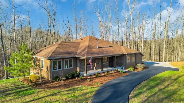$750,000 | 414 Watercolor Drive, Sparta, TN 38583