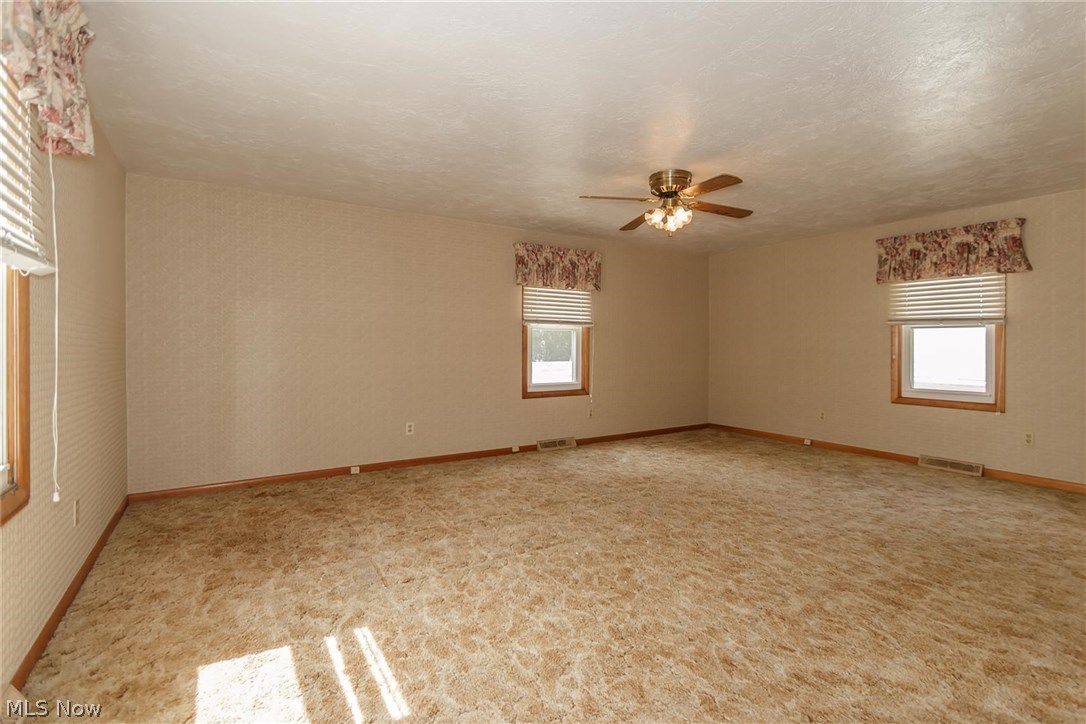 1328 Churchill Road Lyndhurst, OH 44124 - Photo 15 of 22