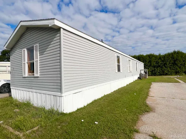 $74,900 | 1401 North 23rd Street, Unit 9, Escanaba, MI 49829