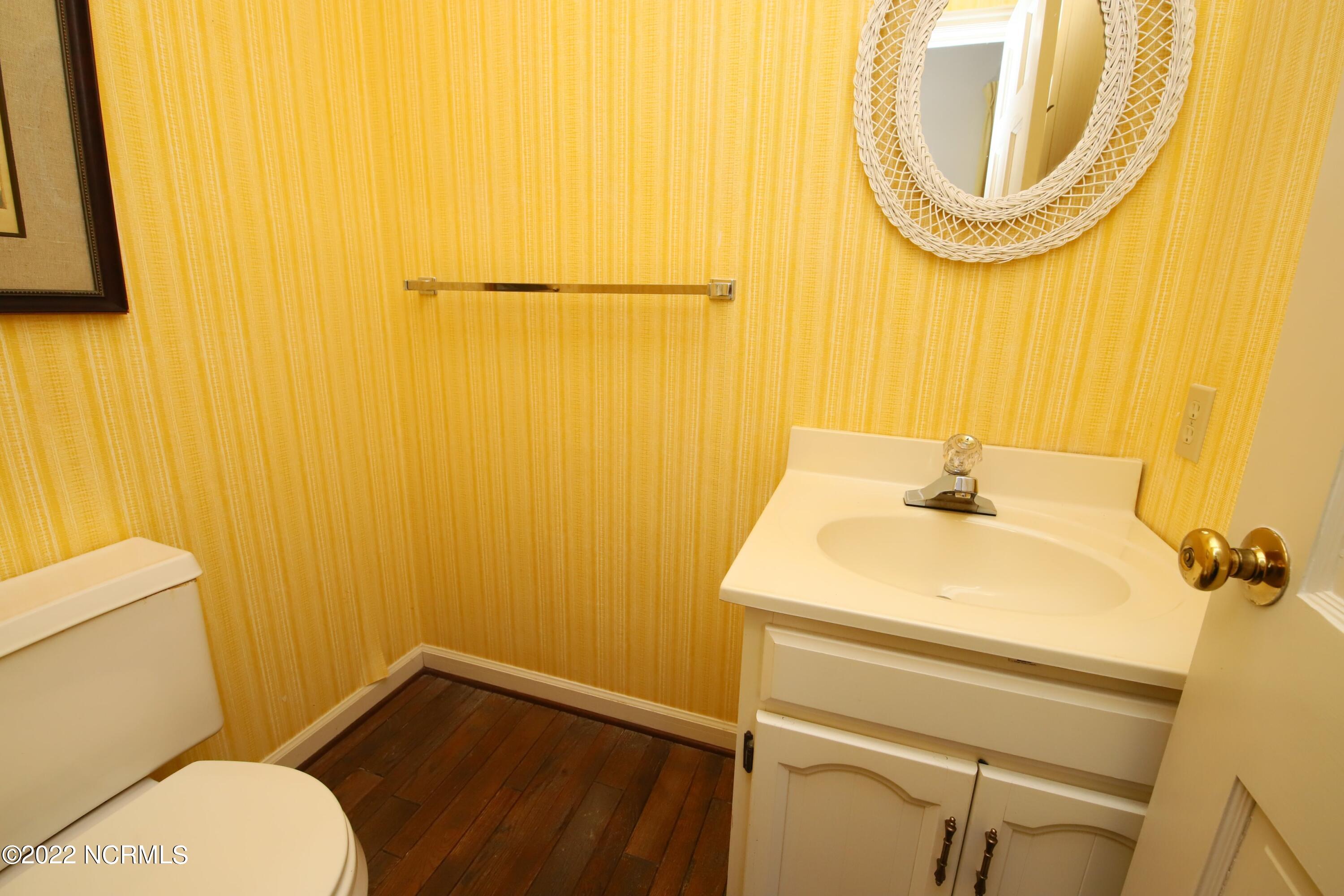 40 Bel Air Drive Pinehurst, NC 28374 - Photo 19 of 28 Half Bath