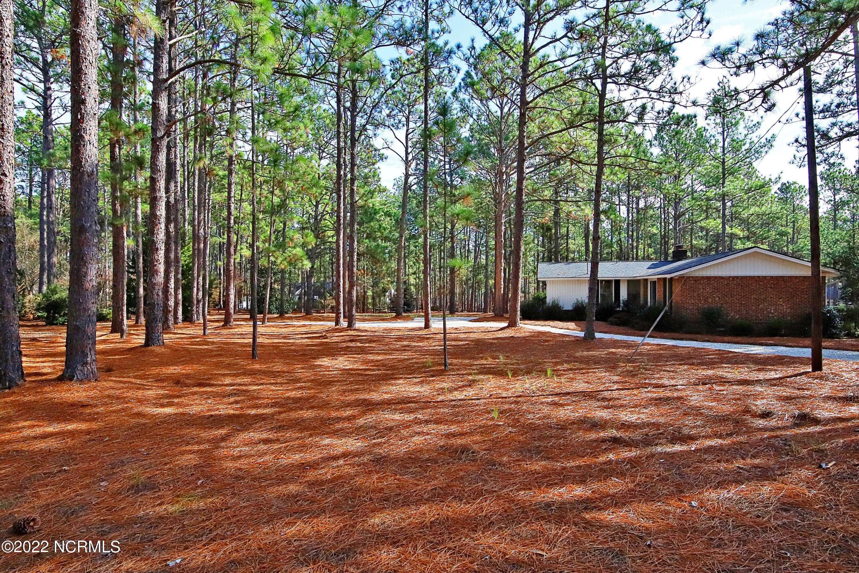 40 Bel Air Drive Pinehurst, NC 28374 - Photo 4 of 28 Exterior Side