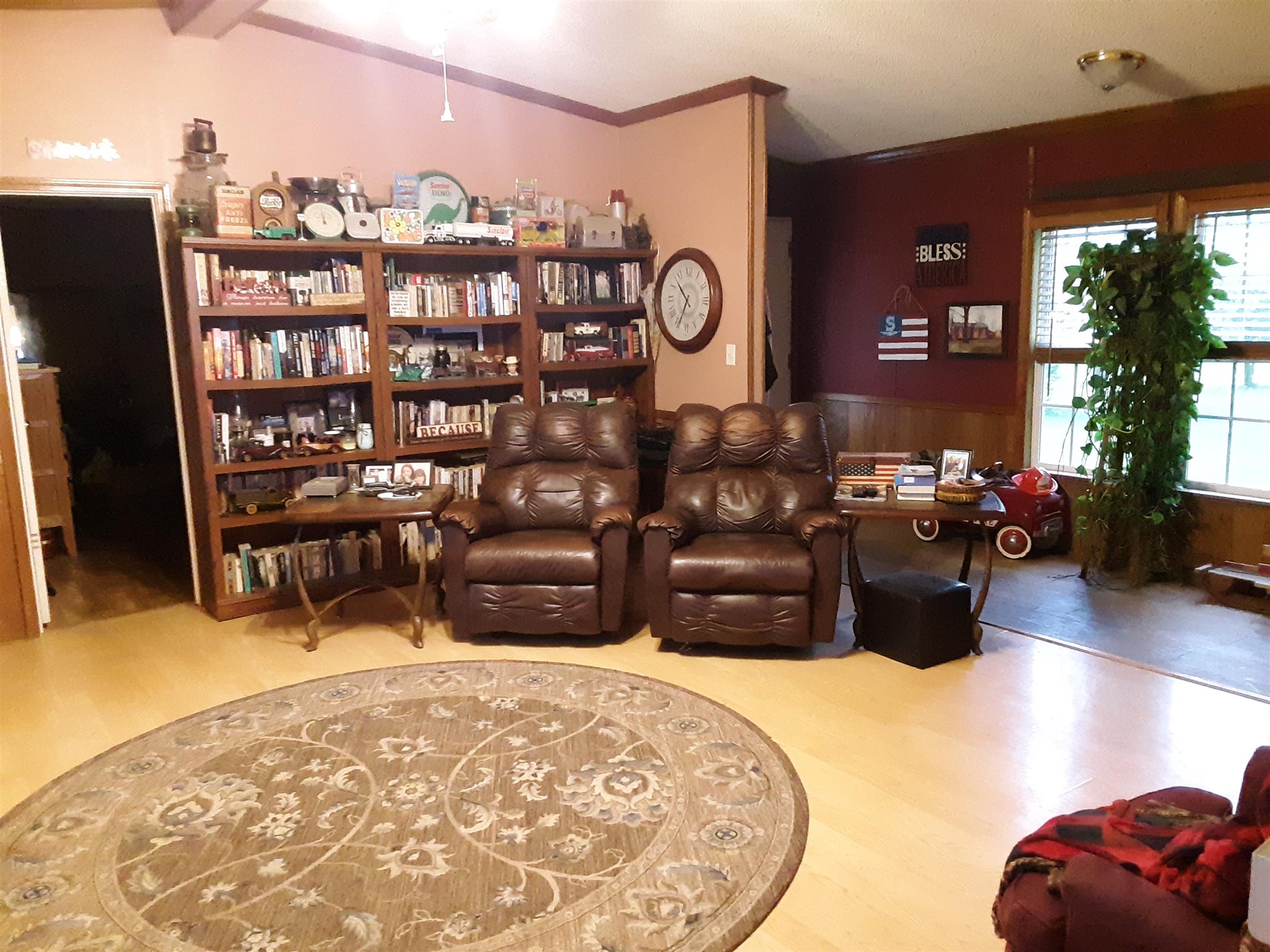 289 Ray Jent Road Bethpage, TN 37022 - Photo 17 of 19 a living room with furniture