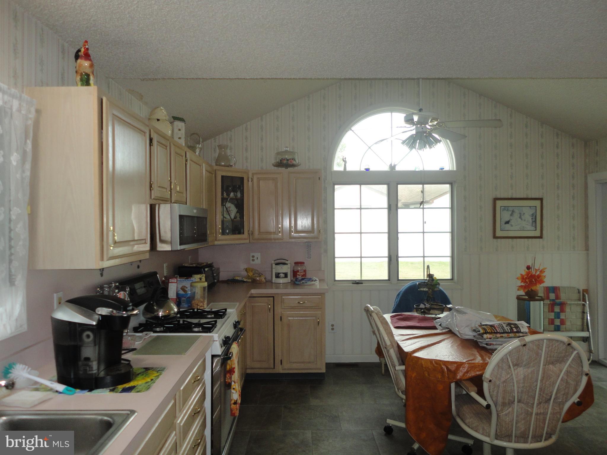486 Dewey Road Bellmawr, NJ 08031 - Photo 6 of 29 Gallery Image 6