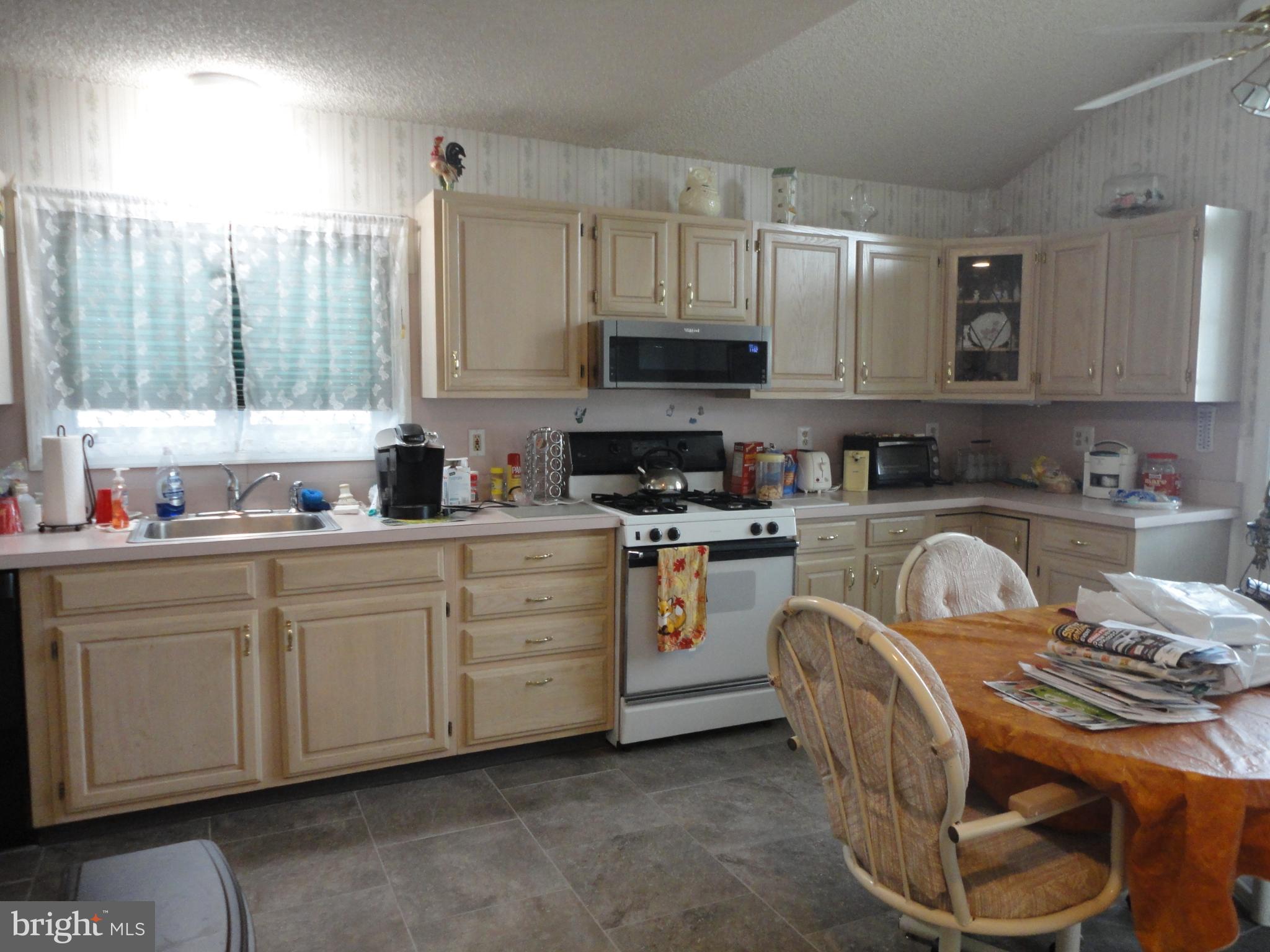 486 Dewey Road Bellmawr, NJ 08031 - Photo 7 of 29 Gallery Image 7