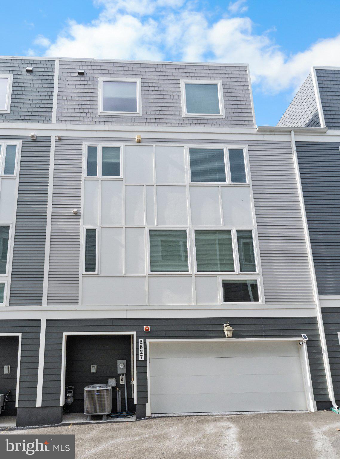 2827 24th Road South Arlington, VA 22206 - Photo 9 of 48 Modern townhouse with sleek design.