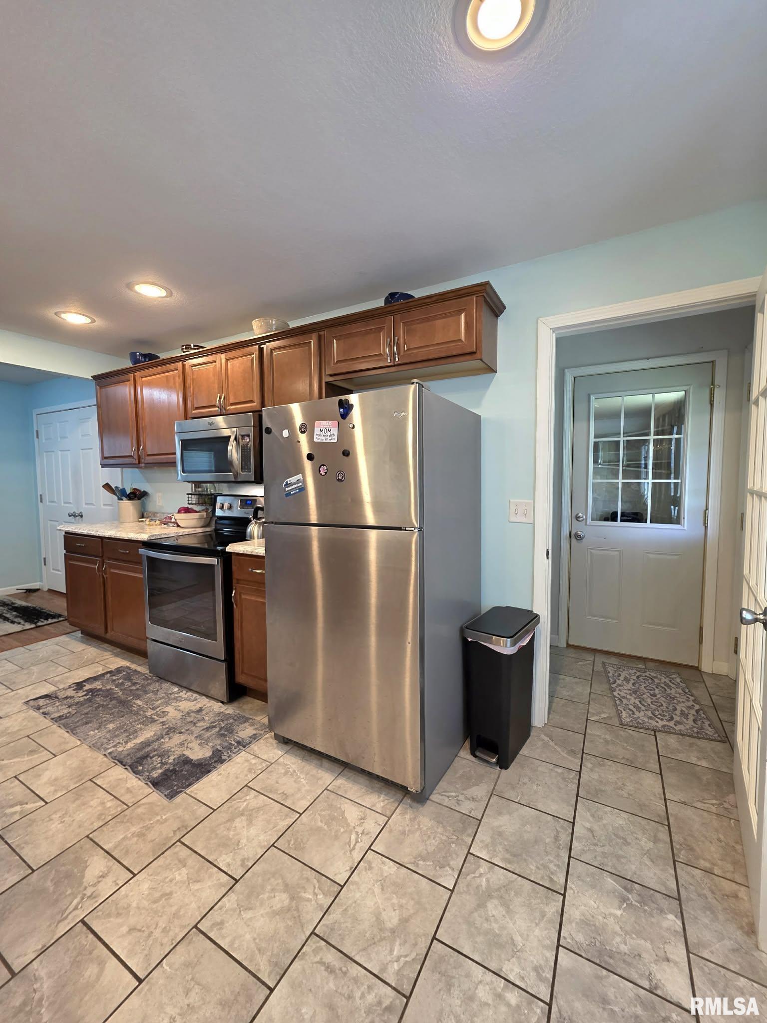 103 West Jefferson Street Camp Point, IL 62320 - Photo 7 of 31