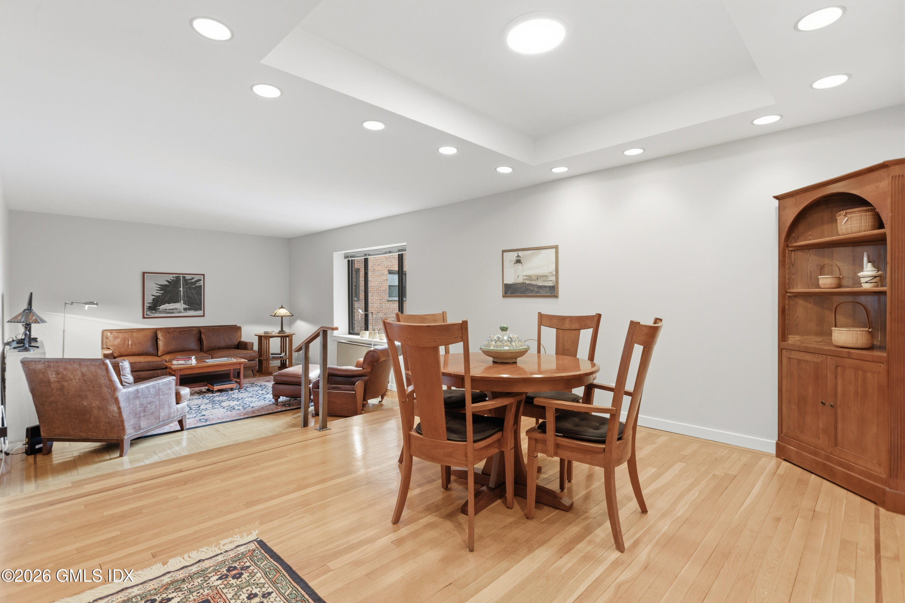 40 West Elm Street, Unit 2M Greenwich, CT 06830 - Photo 6 of 25 Dining / Living
