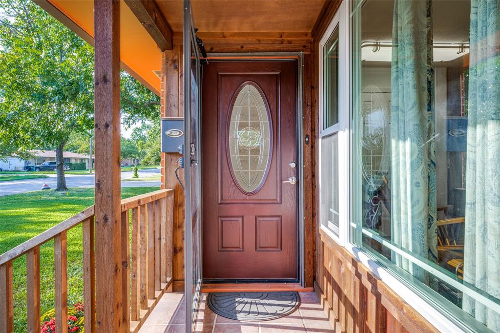 1027 Stanley Street Denton, TX 76201 - Photo 5 of 35 COVERED ENTRY~