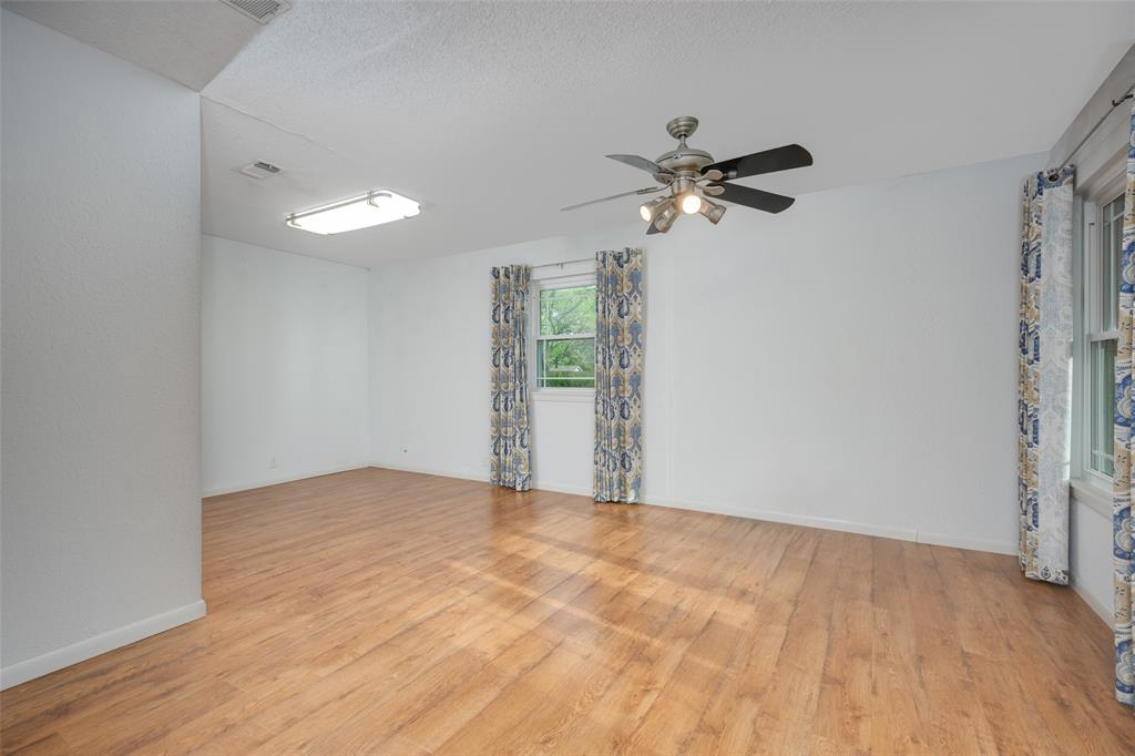 1027 Stanley Street Denton, TX 76201 - Photo 7 of 38