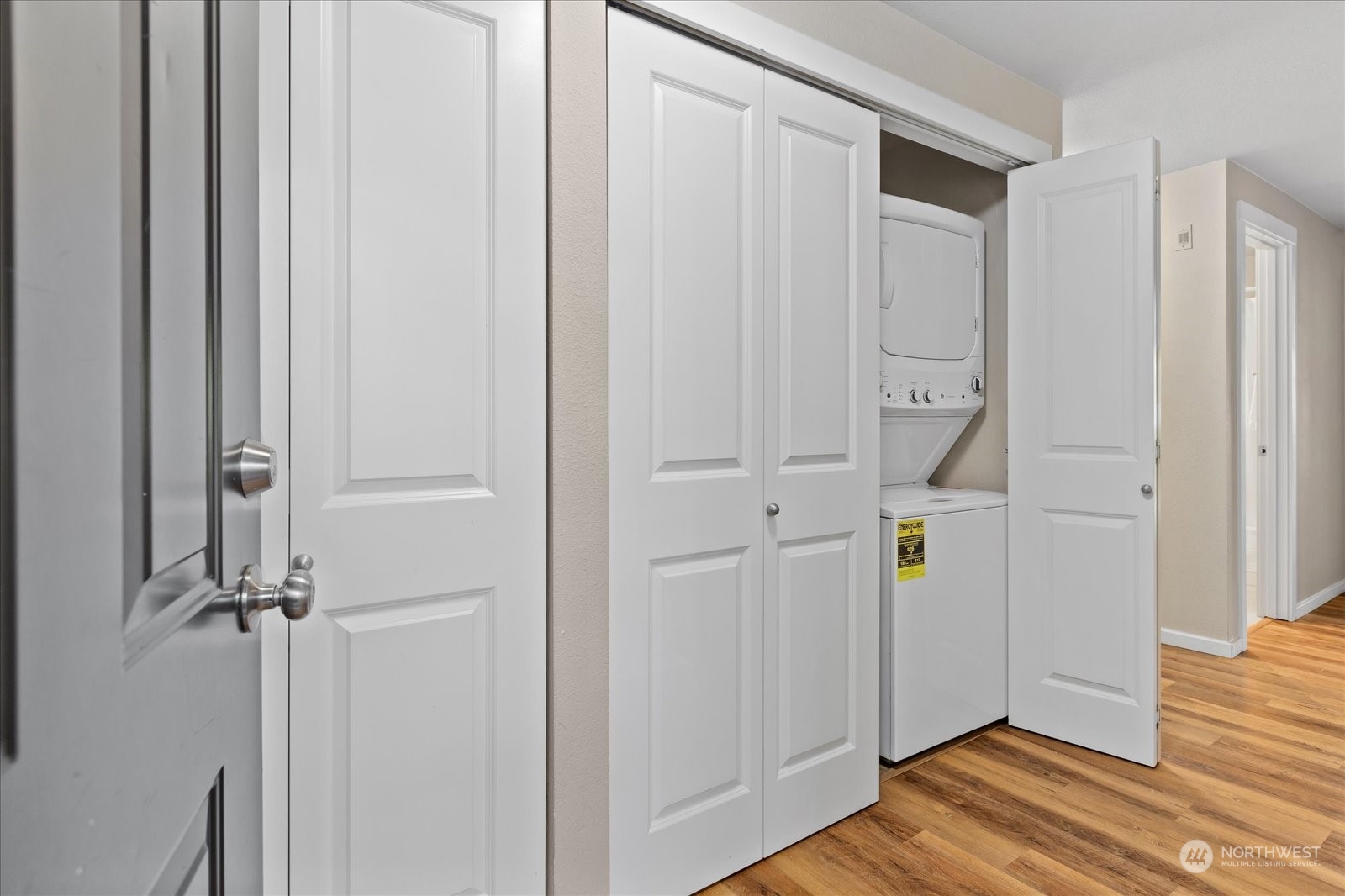 12404 East Gibson Road, Unit Q106 Everett, WA 98204 - Photo 3 of 36 Gallery Image 3