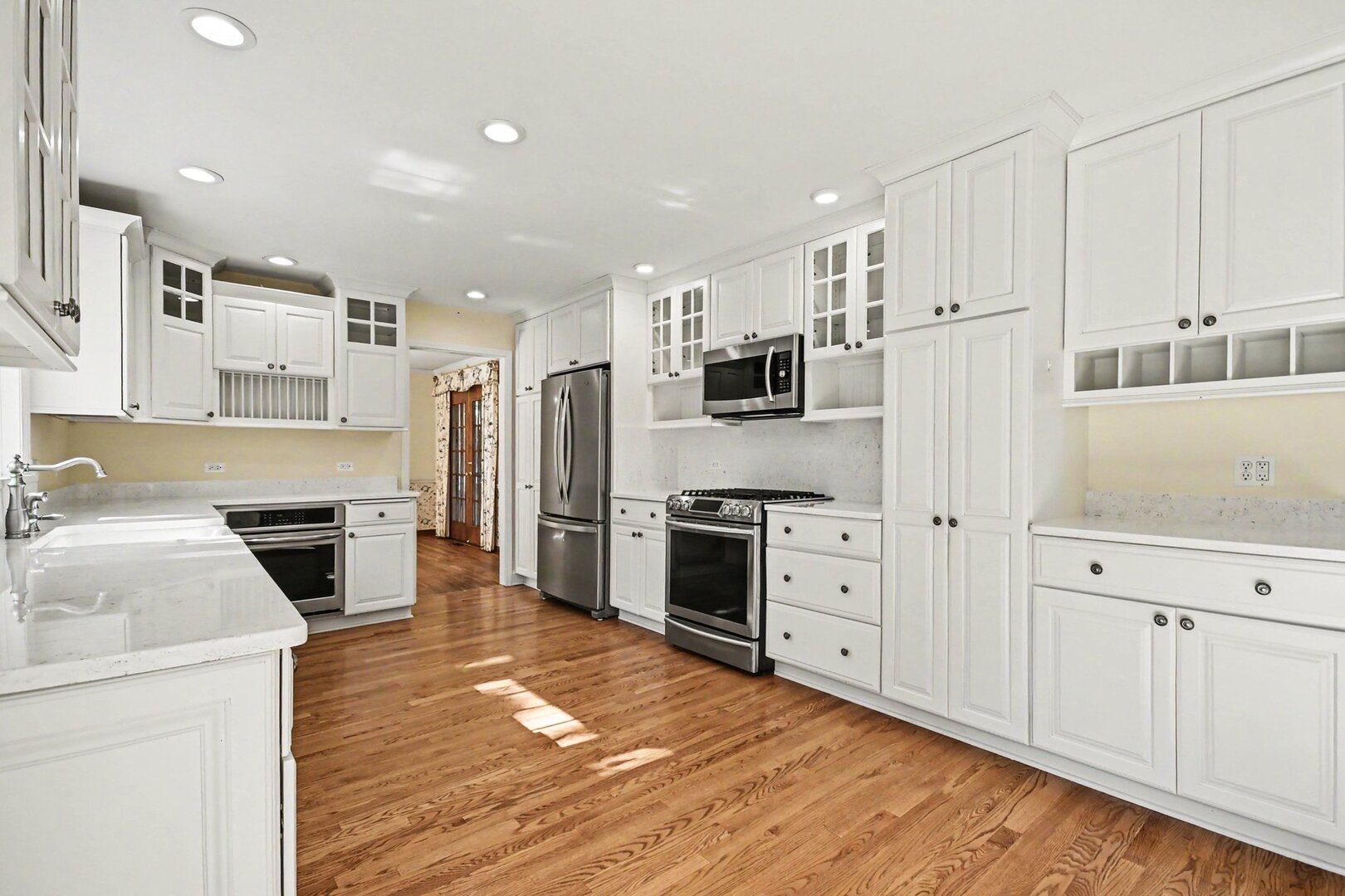 7221 Webster Street Downers Grove, IL 60516 - Photo 4 of 40