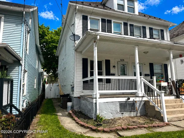 $1,700 | 609 George Street, Pen Argyl, PA 18072