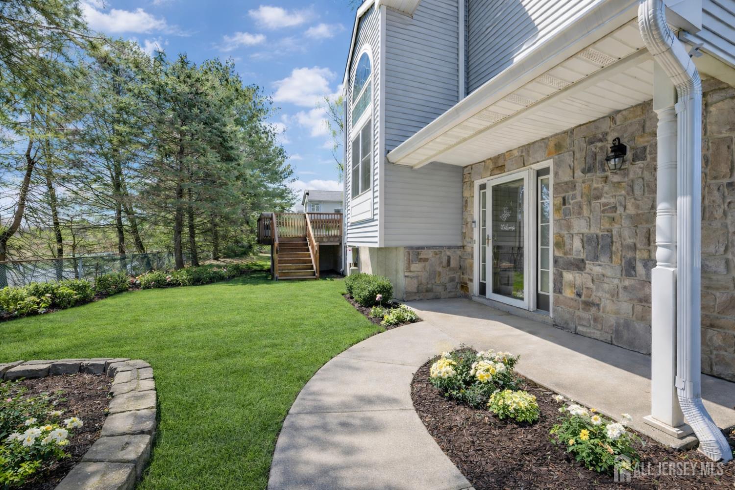 44 Rozalyn Lane Old Bridge, NJ 08879 - Photo 4 of 34
