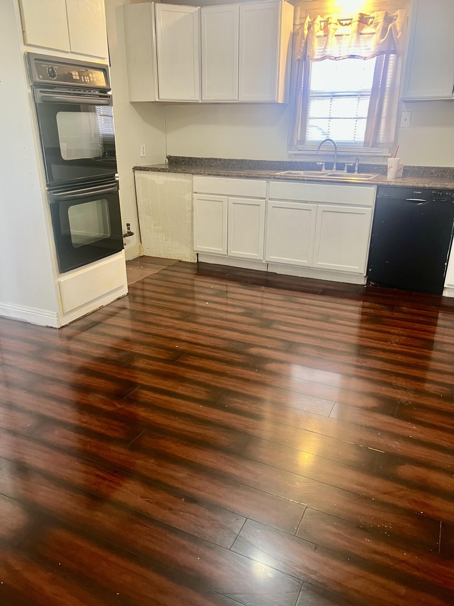 4403 18th Street Lubbock, TX 79407 - Photo 7 of 24 IMG_4317