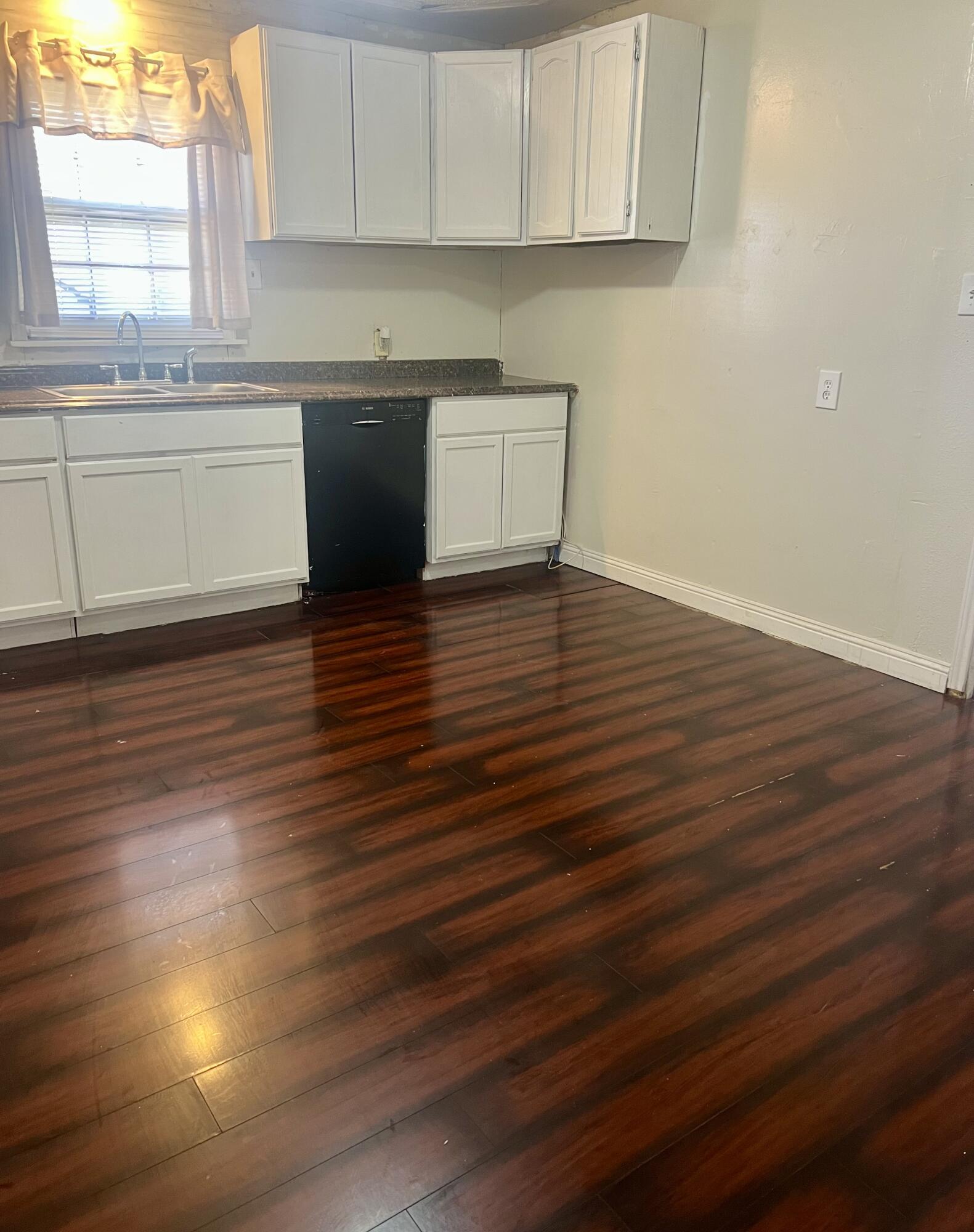 4403 18th Street Lubbock, TX 79407 - Photo 9 of 24 IMG_4314