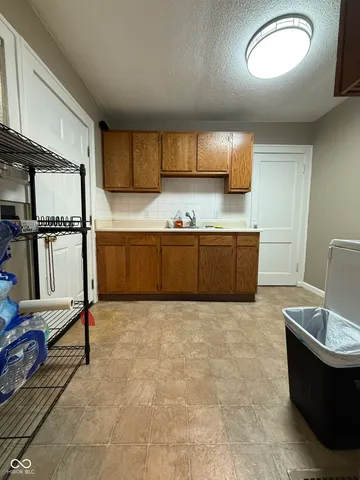 $725 | 1518 Hiatt Street, Indianapolis, IN 46221