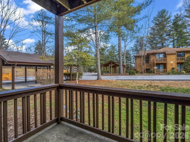 $224,000 | 520 Courtwood Lane, Unit 4, Hendersonville, NC 28739