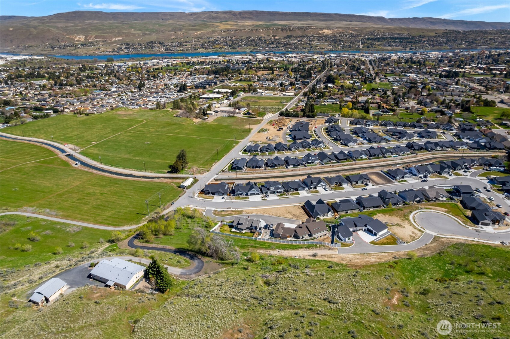 935 Silas Lane Wenatchee, WA 98801 - Photo 15 of 24 an aerial view of a residential houses with outdoor space