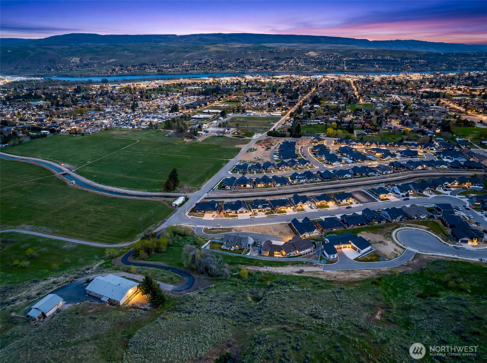 935 Silas Lane Wenatchee, WA 98801 - Photo 7 of 24 a view of a city