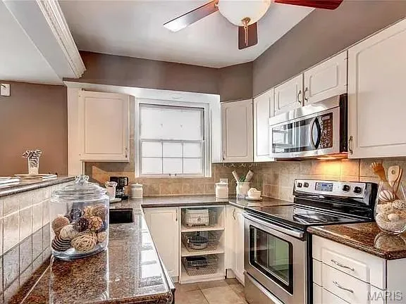 $1,800 | 925 South Hanley Road, Unit F, St. Louis, MO 63105