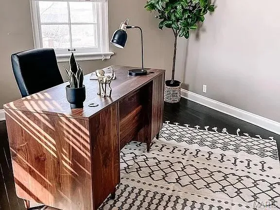 $1,800 | 925 South Hanley Road, Unit F, St. Louis, MO 63105