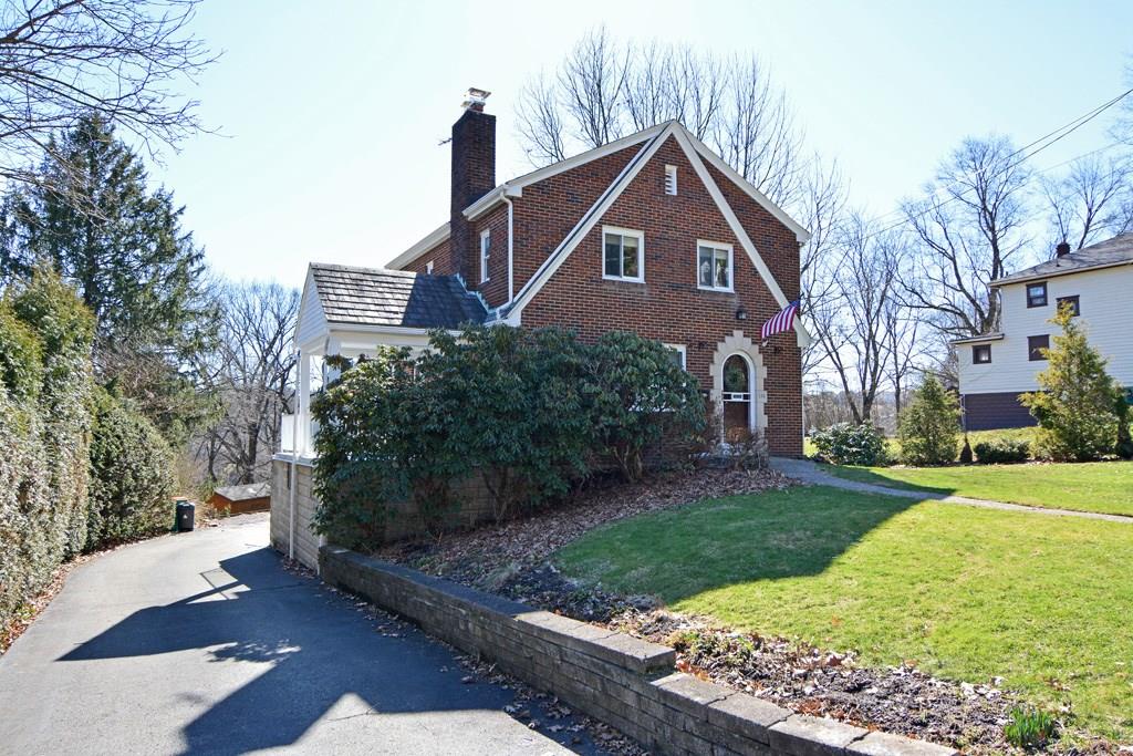 130 Harding Road Pittsburgh, PA 15229 - Photo 1 of 23 Gallery Image 1