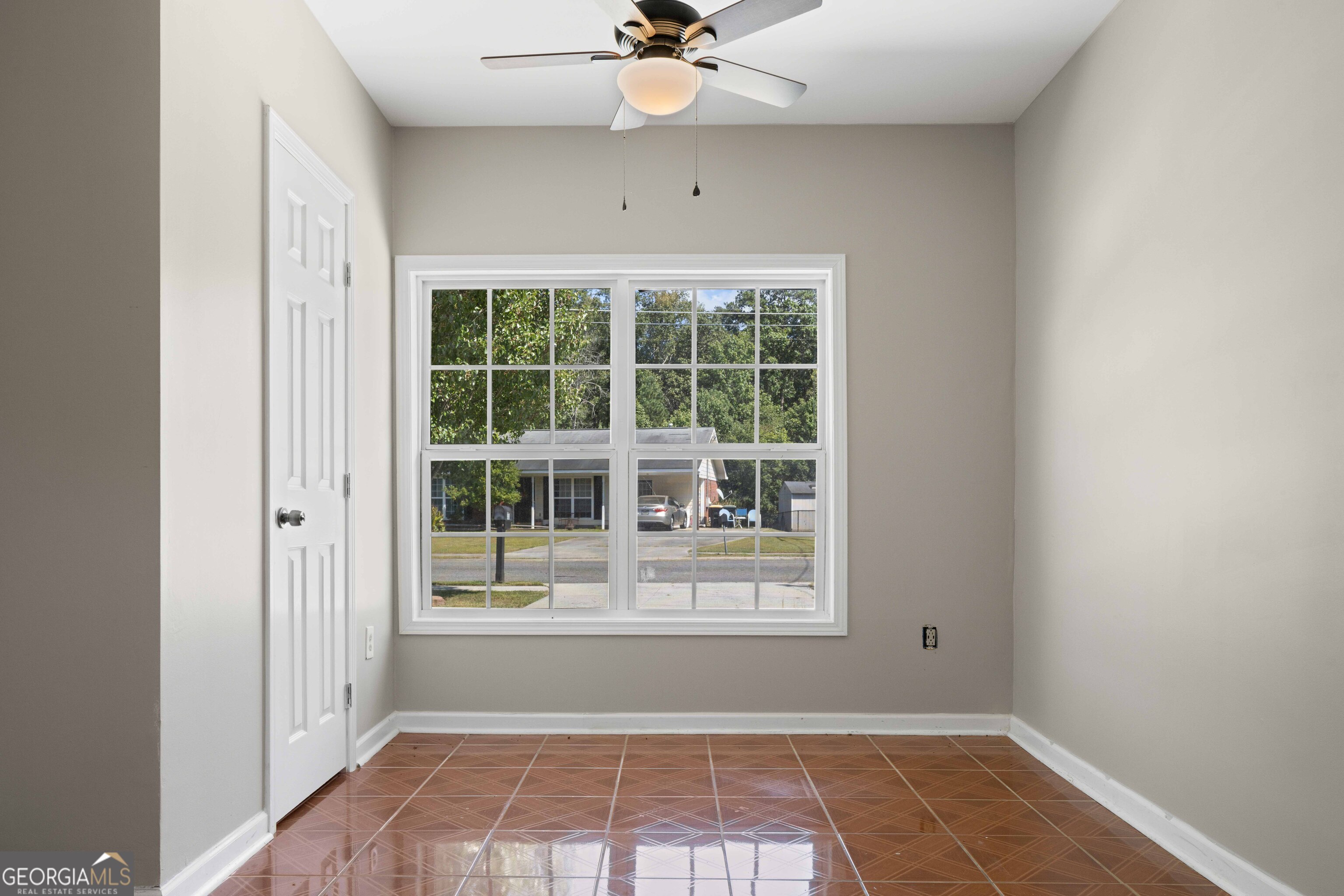 33 Northwest Hunters Glenn Road Rome, GA 30165 - Photo 23 of 43 a view of an entryway with a window
