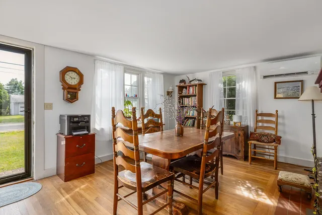 $635,000 | 49 South Road, North Hampton, NH 03862